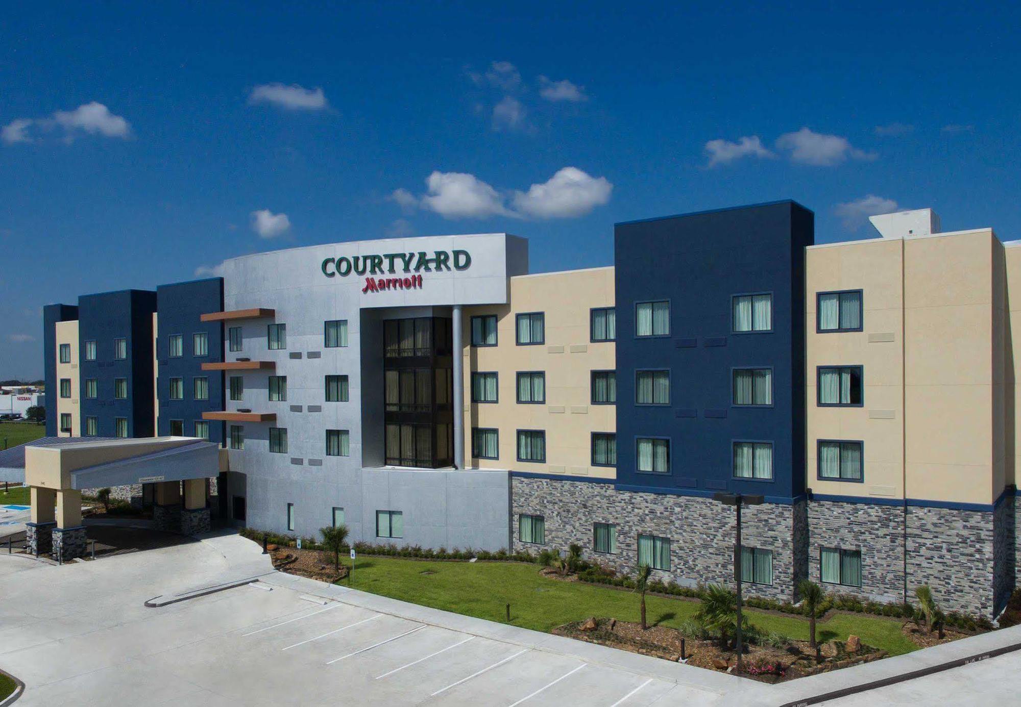 Отель Courtyard By Marriott Houston Katy Mills Экстерьер фото