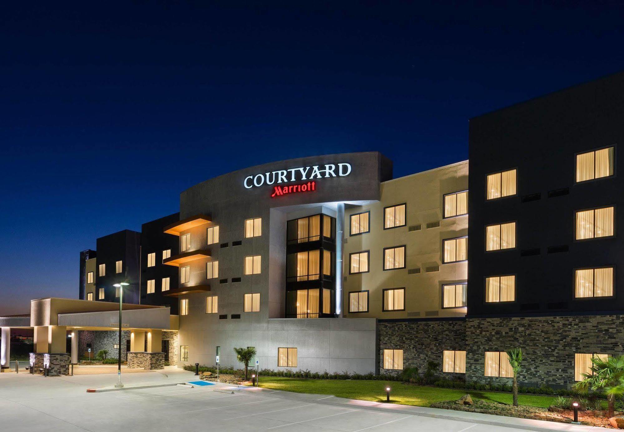 Отель Courtyard By Marriott Houston Katy Mills Экстерьер фото